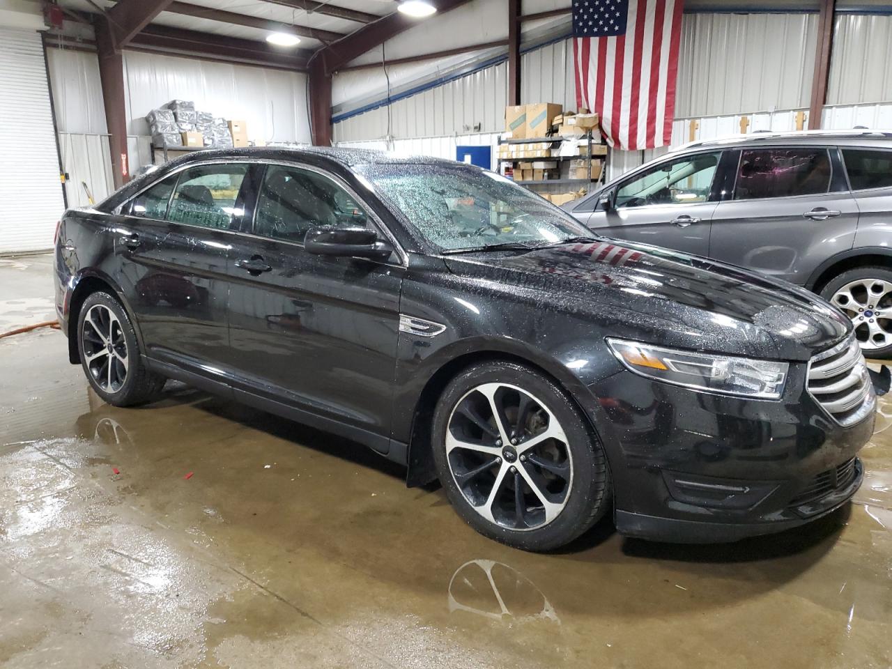 2015 Ford Taurus - Image 4