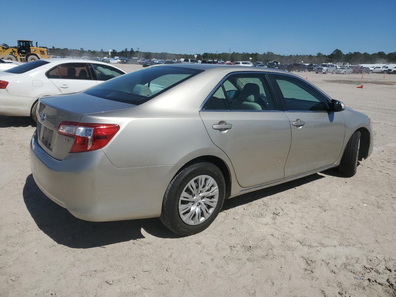 2014 Toyota Camry - Image 3