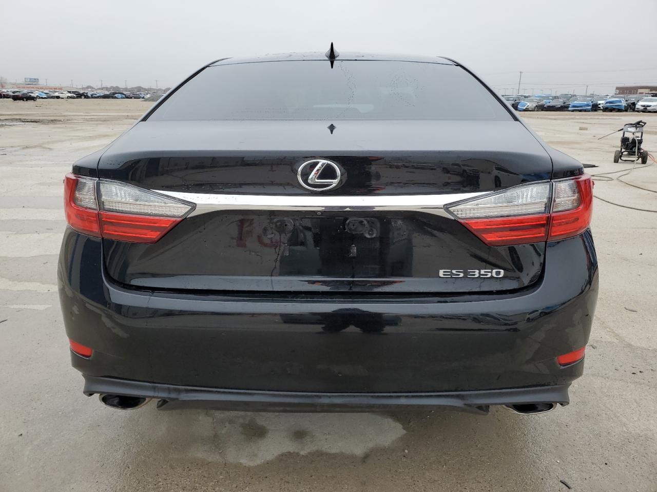 2016 Lexus ES - Image 6