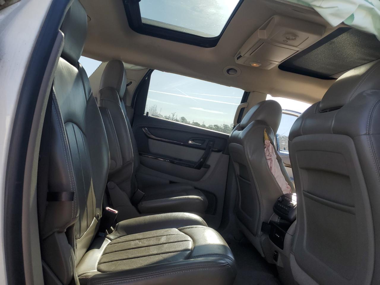 2014 GMC Acadia - Image 11