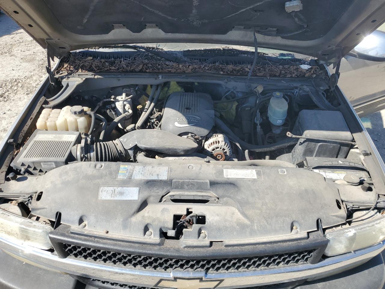 2002 Chevrolet Silverado - Image 11