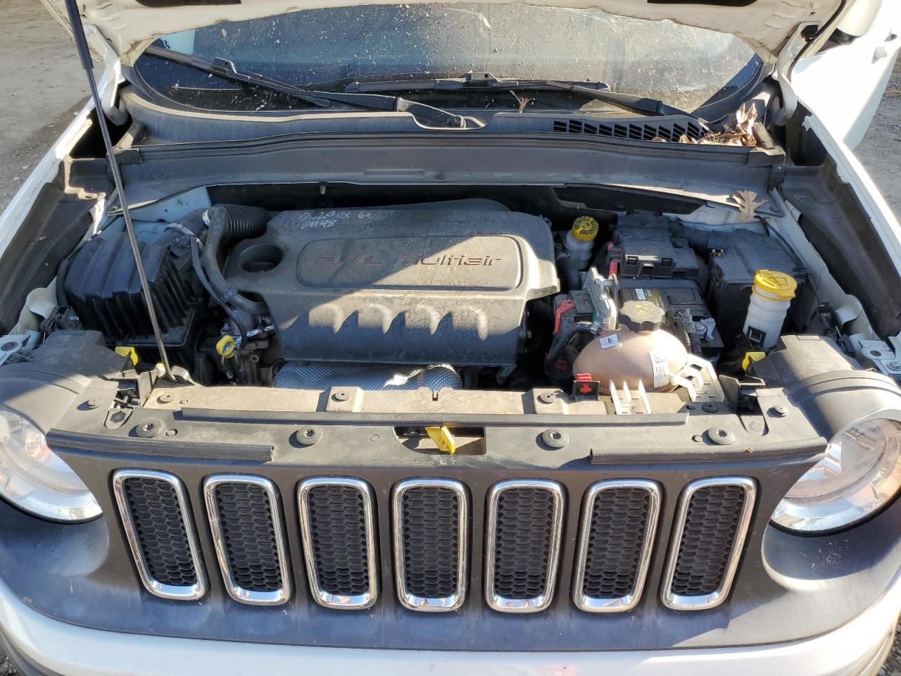 2015 Jeep Renegade - Image 12