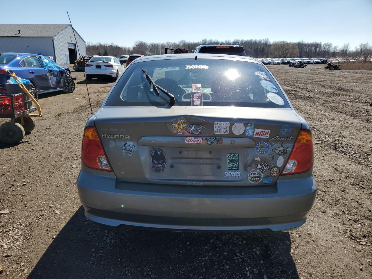 2005 Hyundai Accent - Image 6