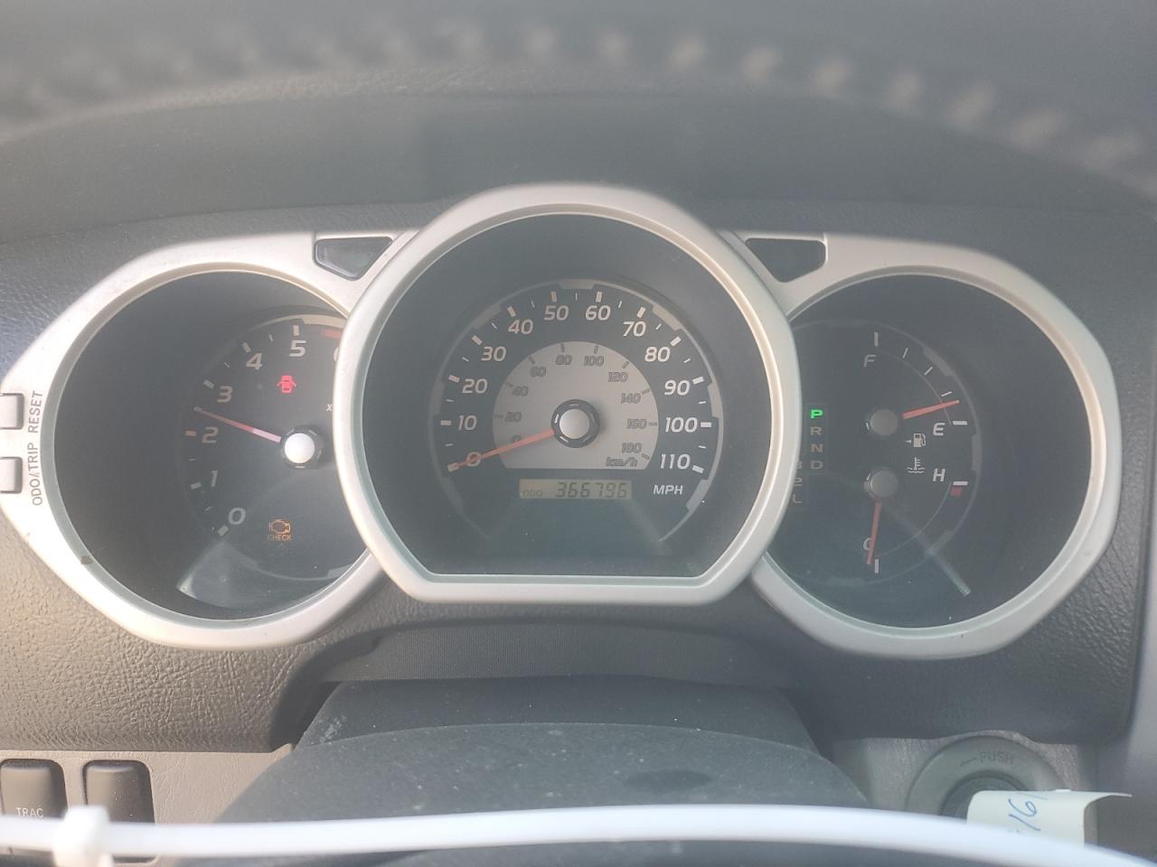 2004 Toyota 4Runner - Image 9