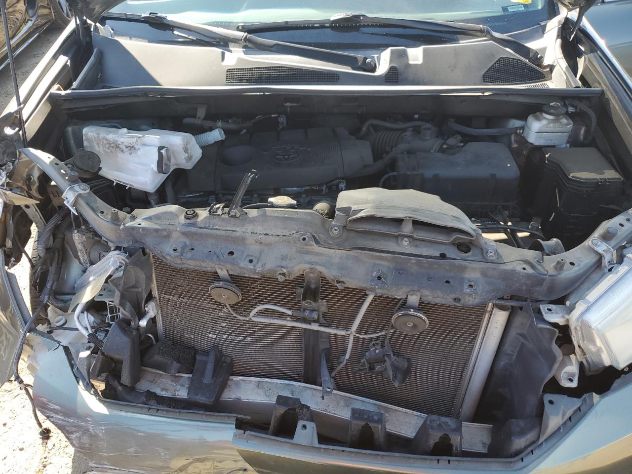 2013 Toyota Highlander - Image 12