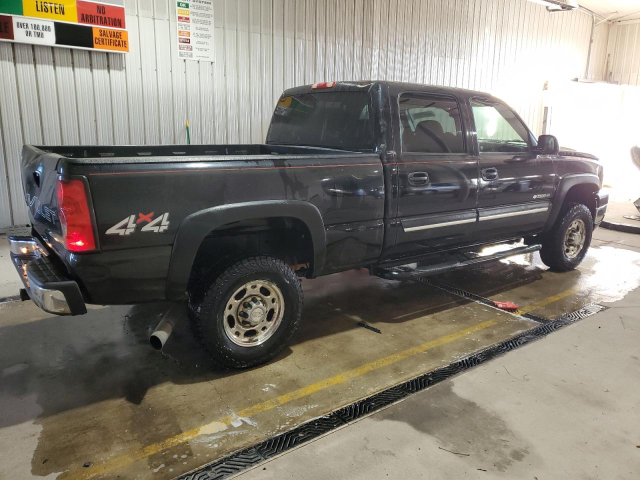 2007 Chevrolet Silverado - Image 3