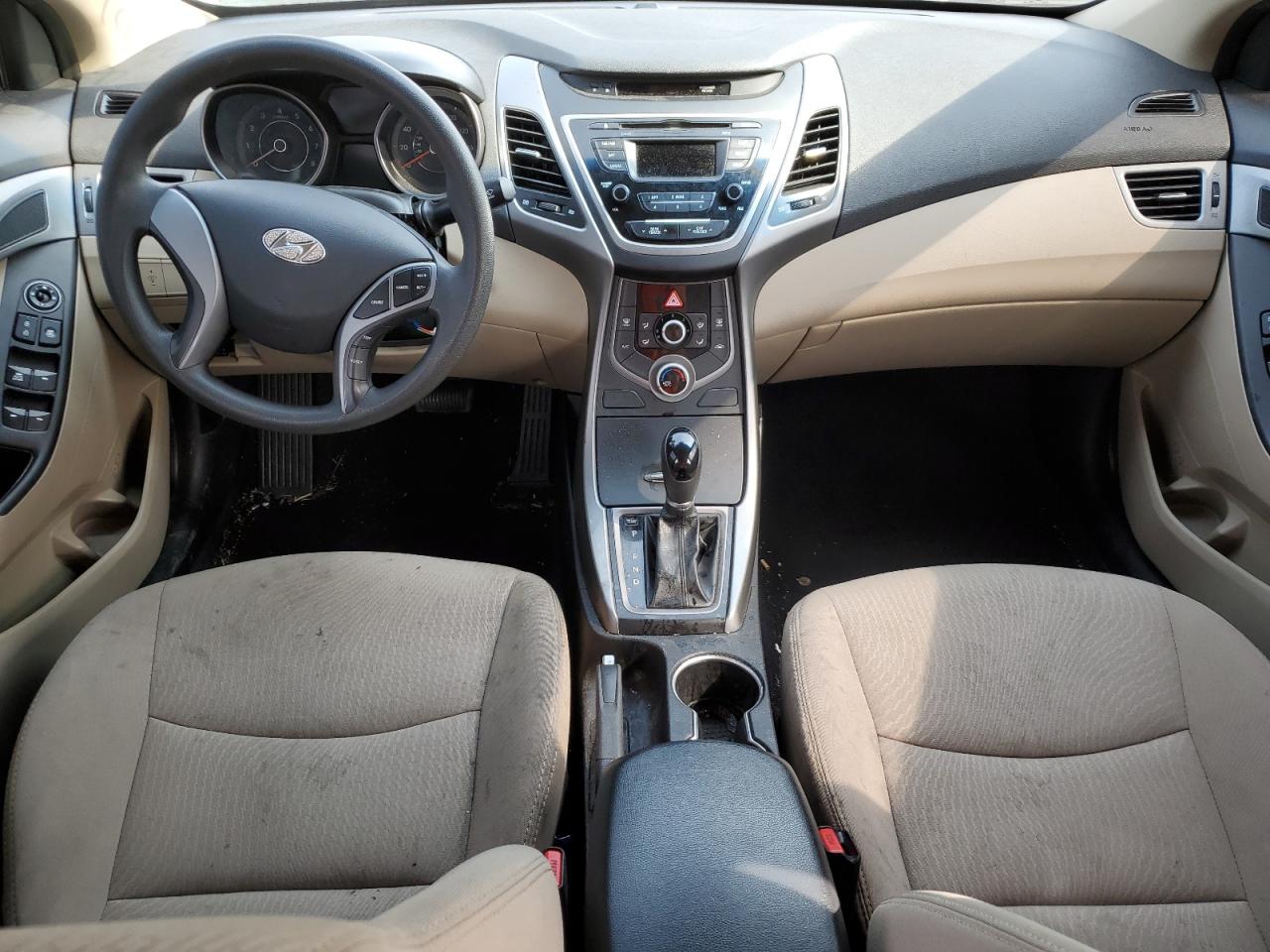 2016 Hyundai Elantra - Image 8