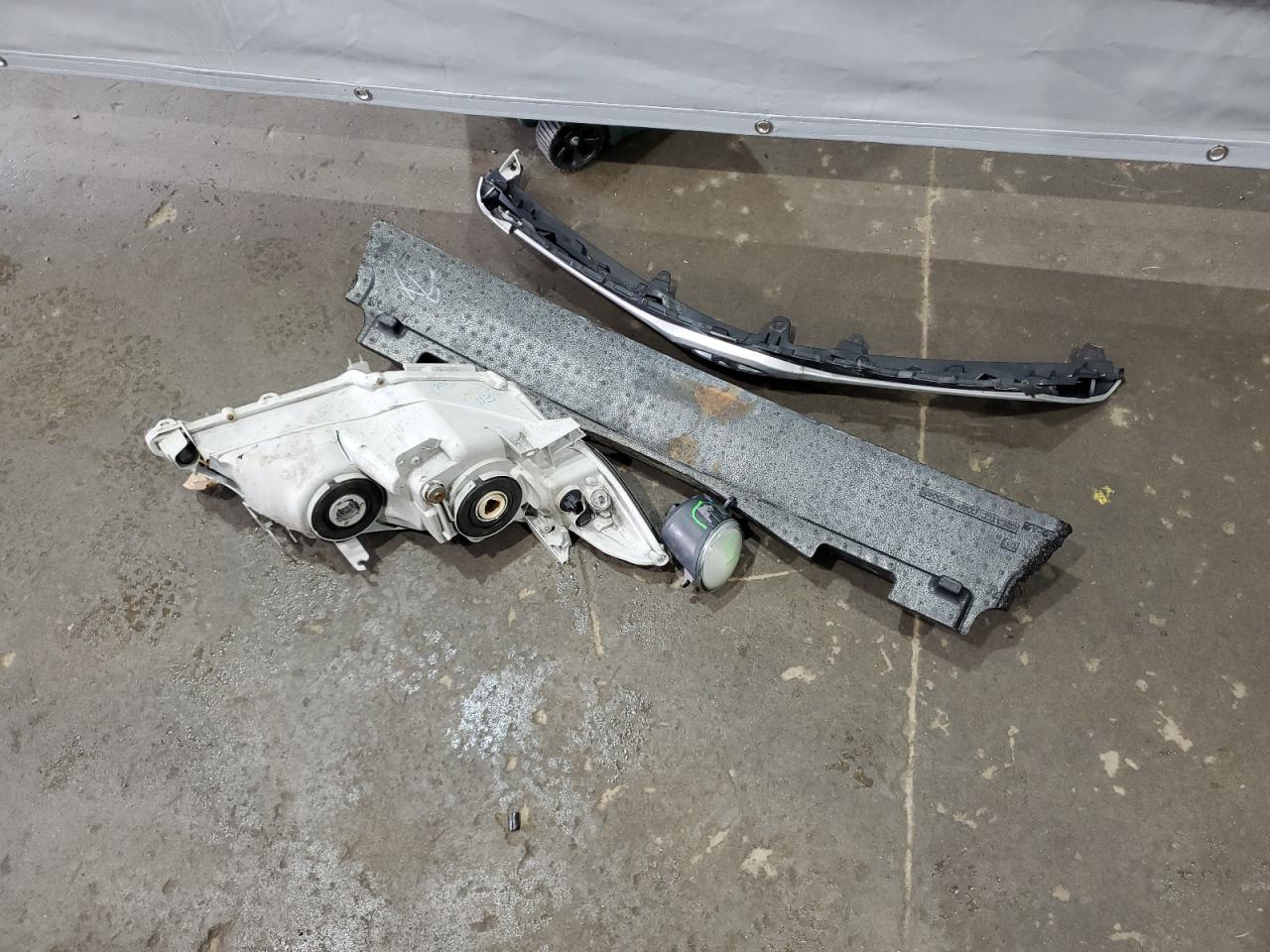 2012 Toyota Camry - Image 12