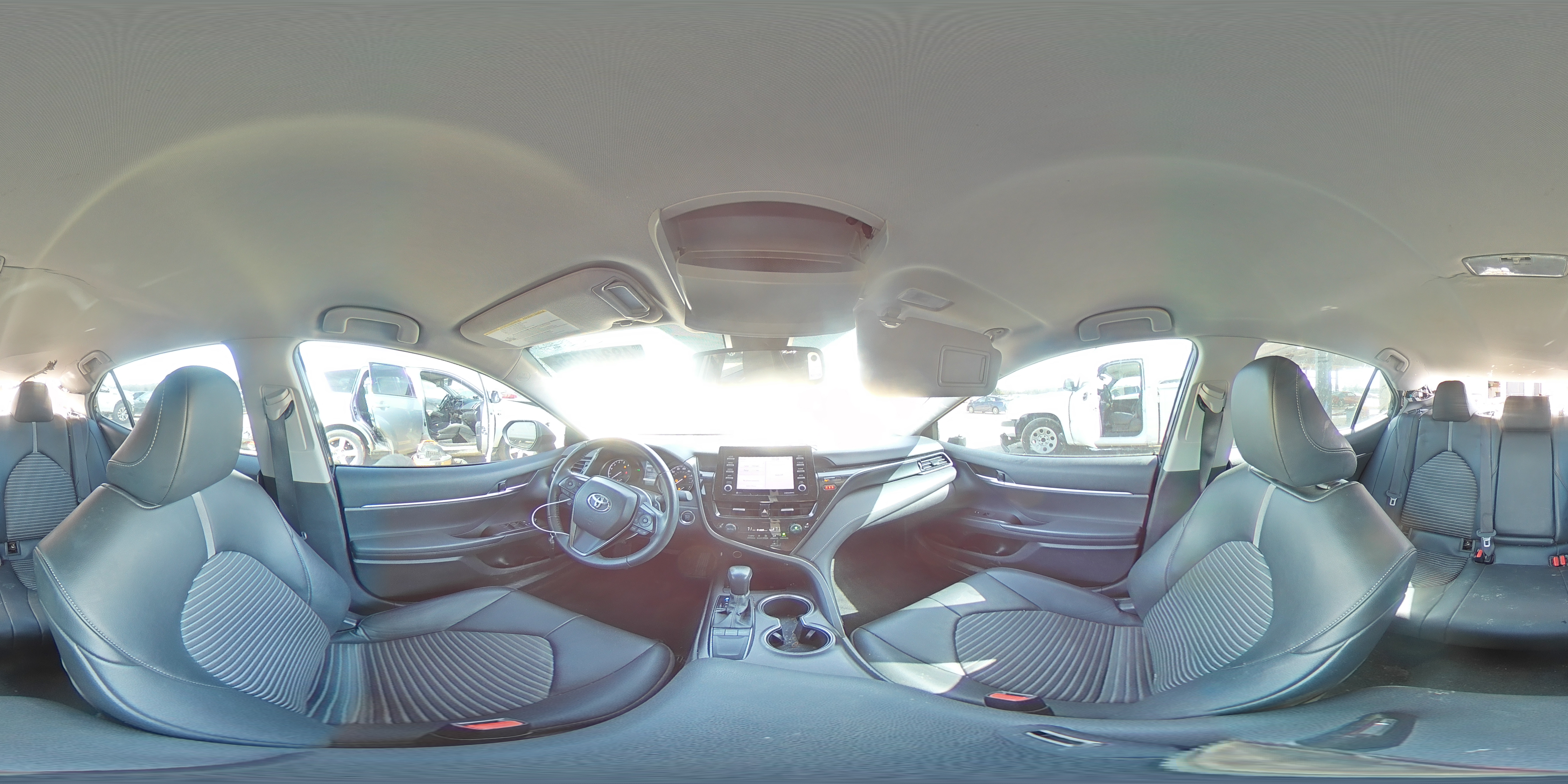 2022 Toyota Camry - Image 13