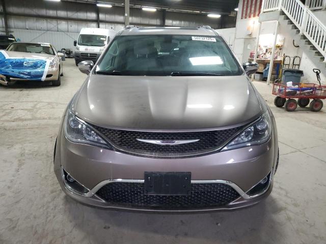 Minivans CHRYSLER PACIFICA 2017 Złoty
