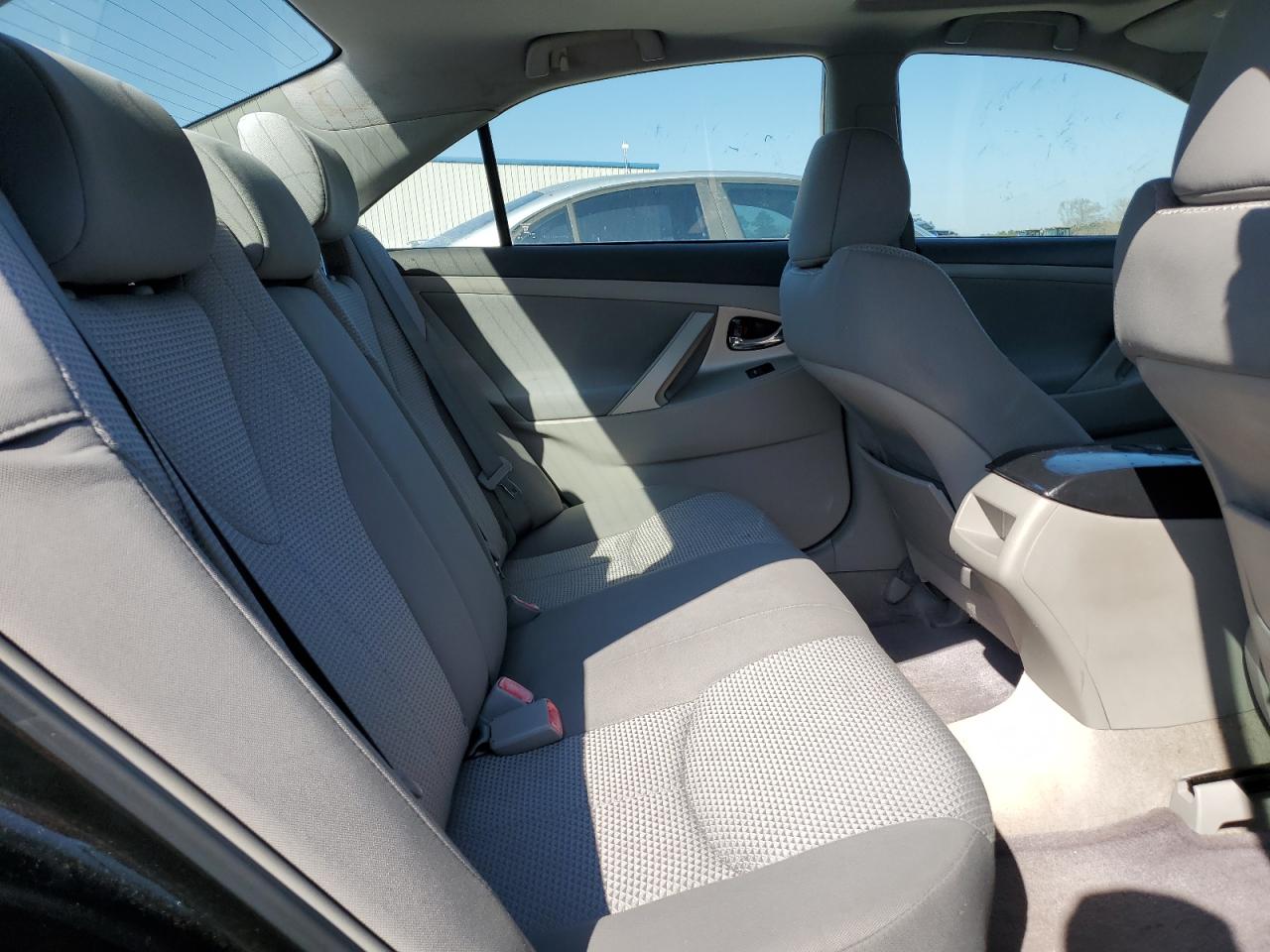 2011 Toyota Camry - Image 10