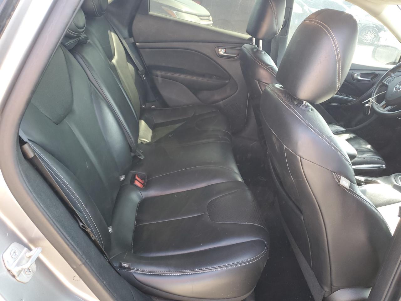 2015 Dodge Dart - Image 10