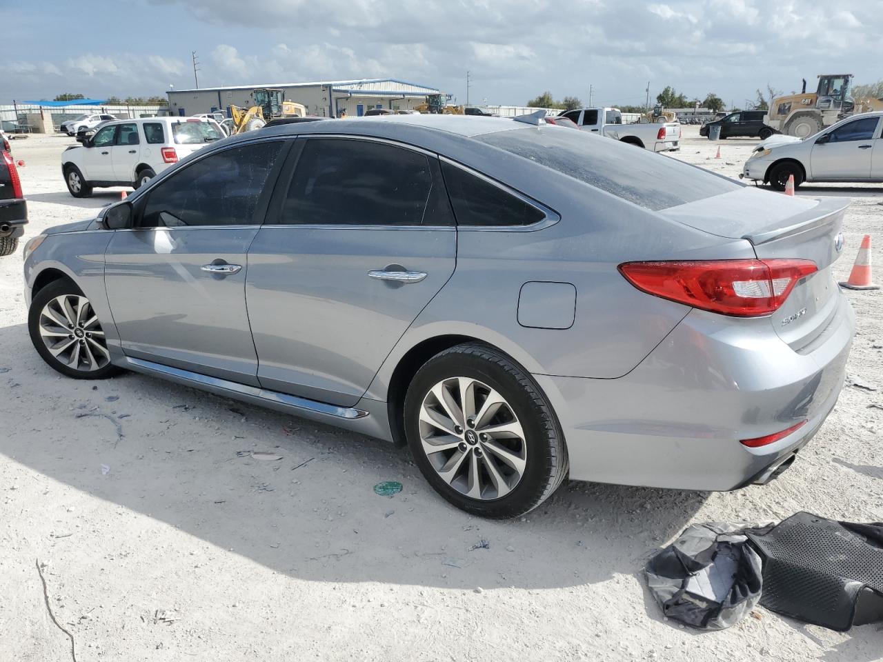 2016 Hyundai Sonata - Image 2