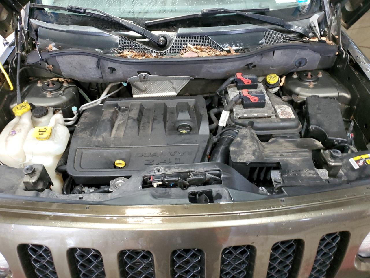 2015 Jeep Liberty (Patriot) - Image 12