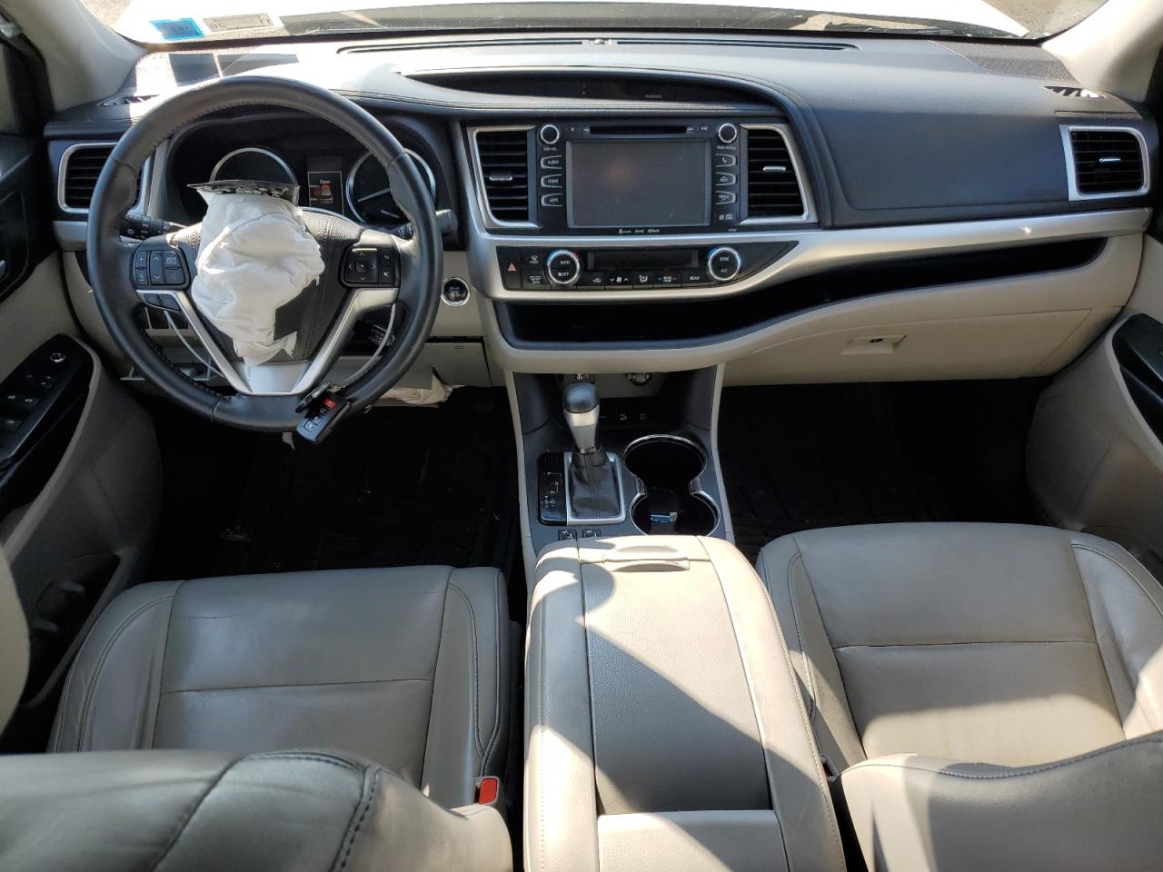 2016 Toyota Highlander - Image 8