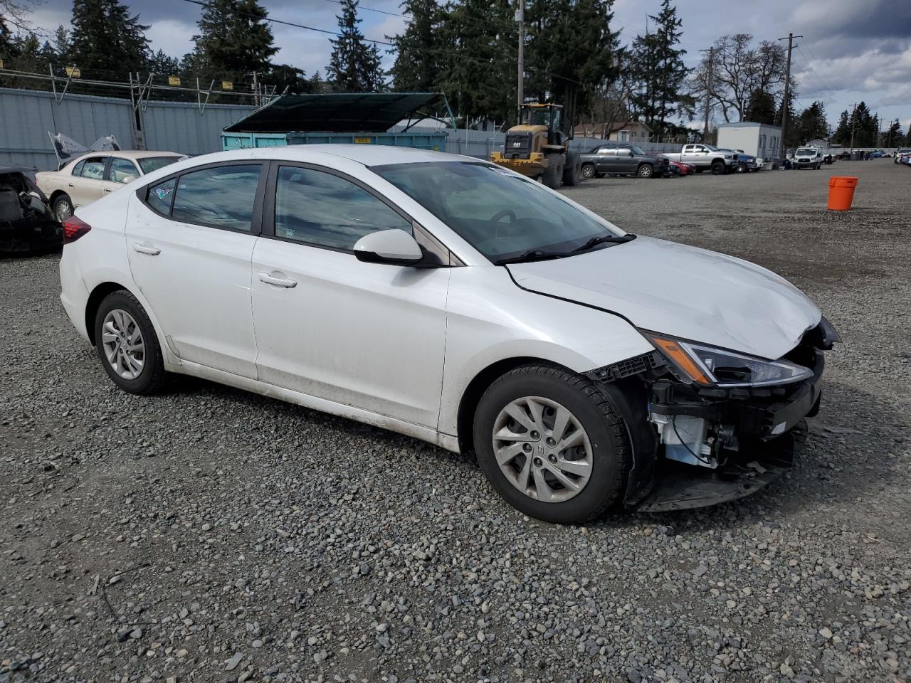 2019 Hyundai Elantra - Image 4