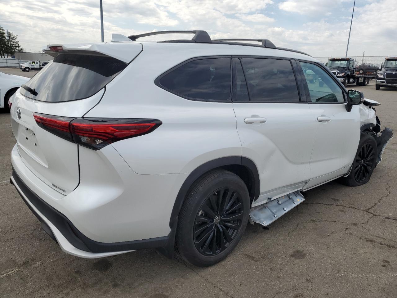 5TDKDRBH4PS508354 TOYOTA HIGHLANDER 2023
