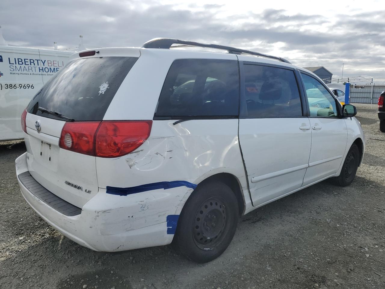 2009 Toyota Sienna - Image 3