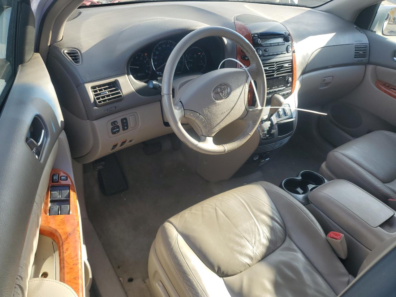 2008 Toyota Sienna - Image 8