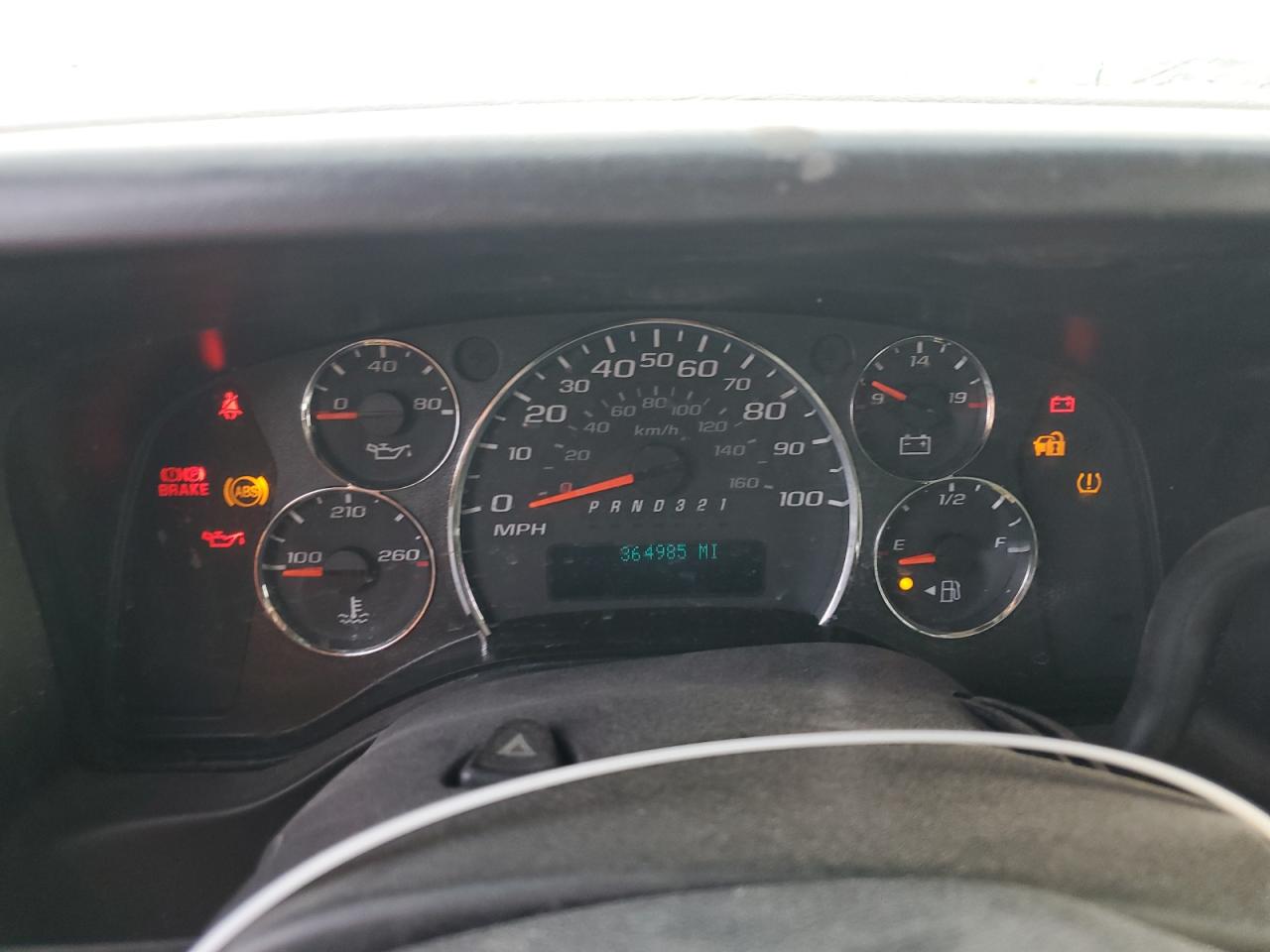 2009 Chevrolet Express - Image 9