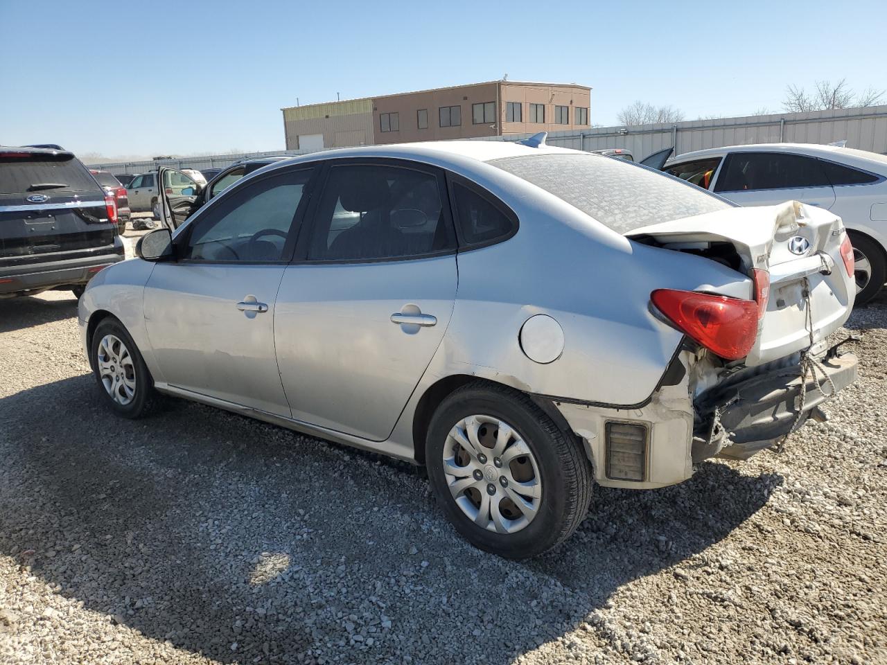 2010 Hyundai Elantra - Image 2