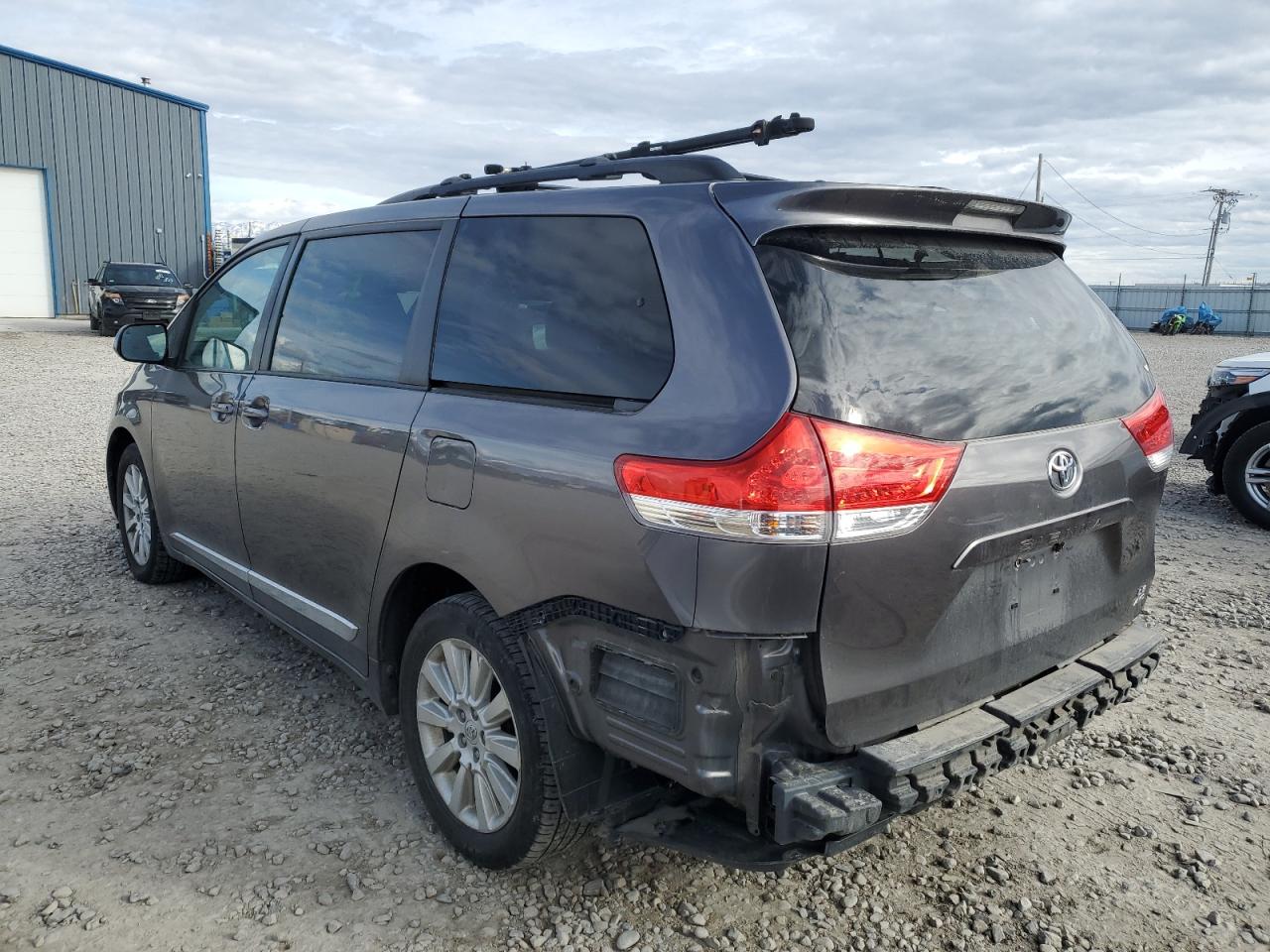 2011 Toyota Sienna - Image 2