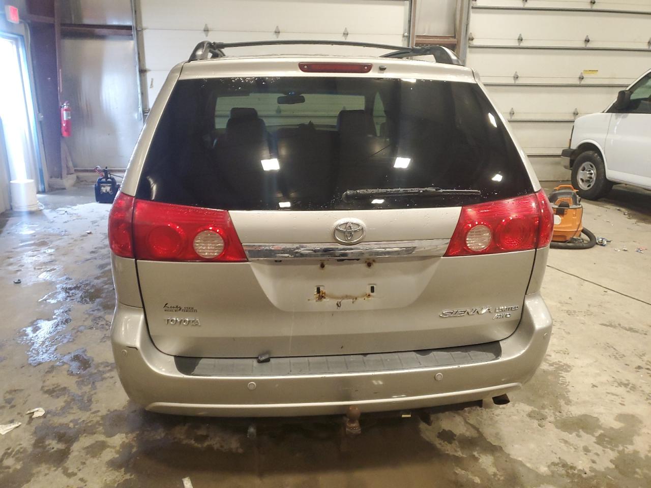 2007 Toyota Sienna - Image 6