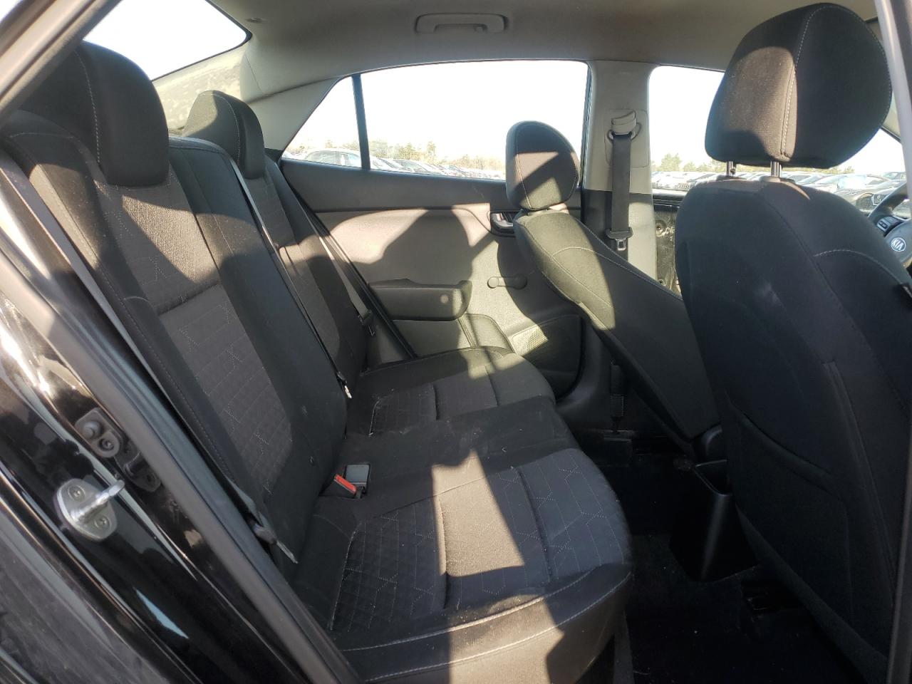 2018 Kia Rio - Image 10