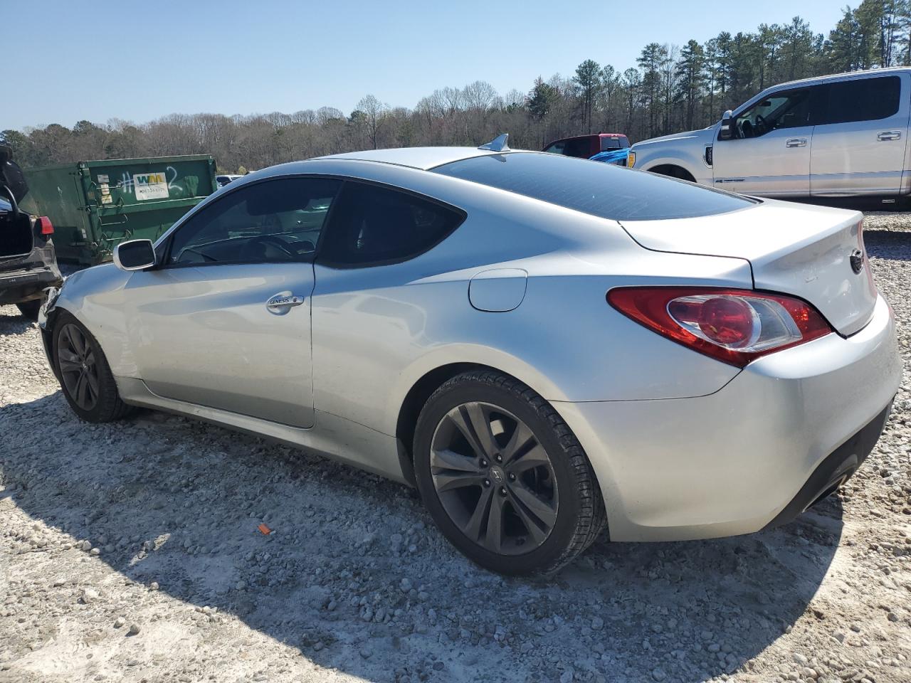 2010 Hyundai Genesis - Image 2