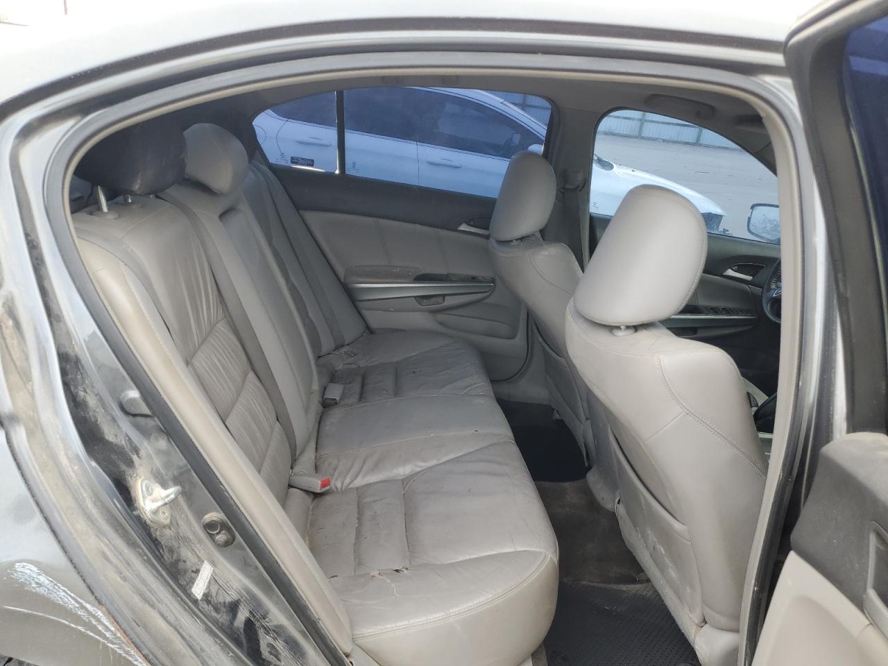 2009 Honda Accord - Image 10