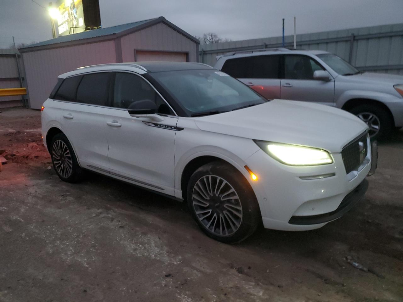 2022 Lincoln Corsair - Image 4