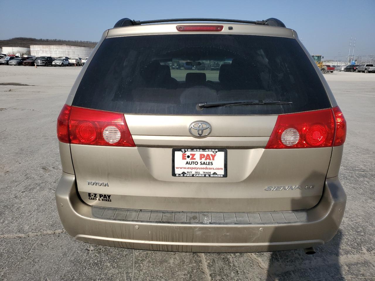 2010 Toyota Sienna - Image 6
