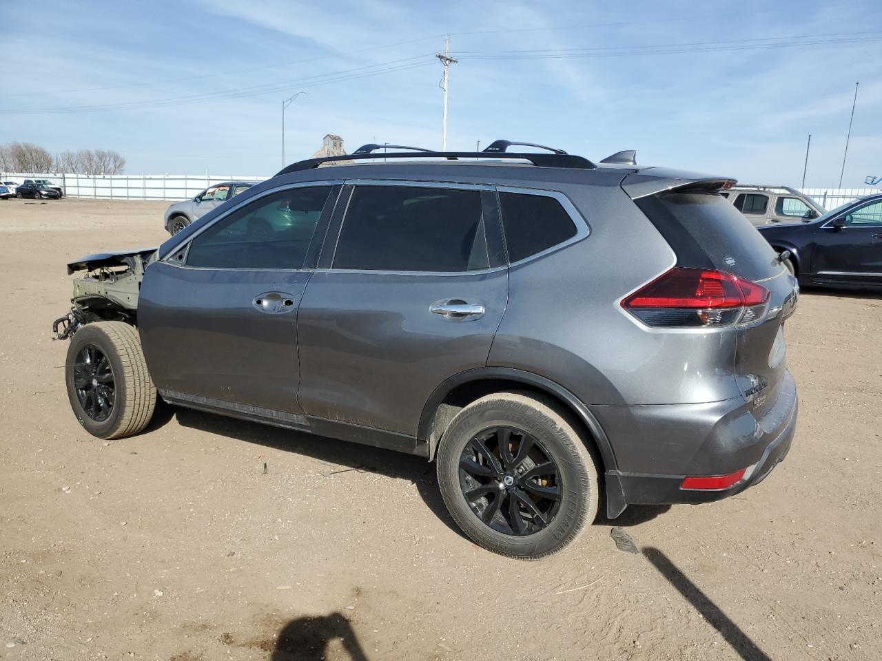 2018 Nissan Rogue - Image 2