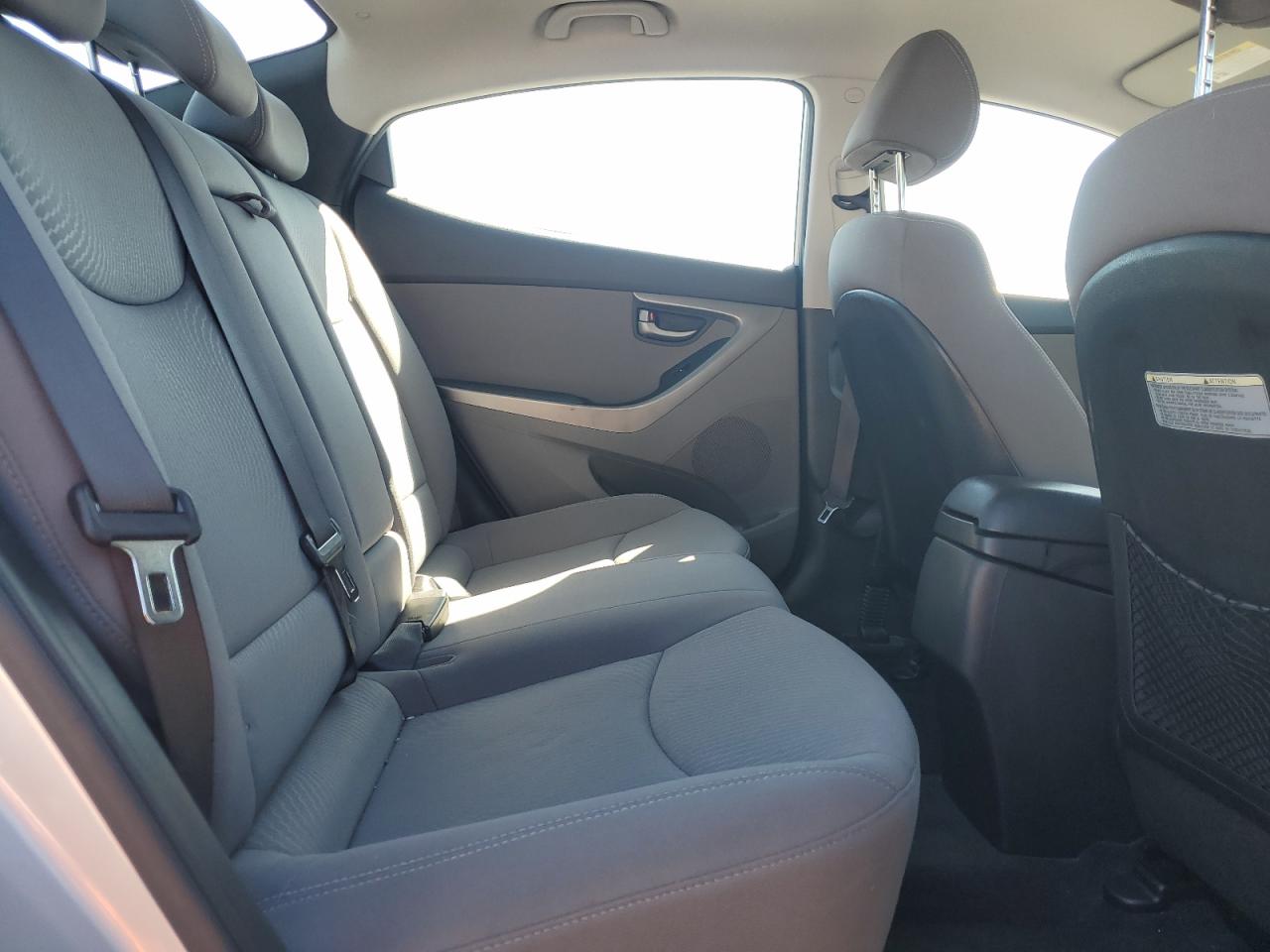 2014 Hyundai Elantra - Image 10