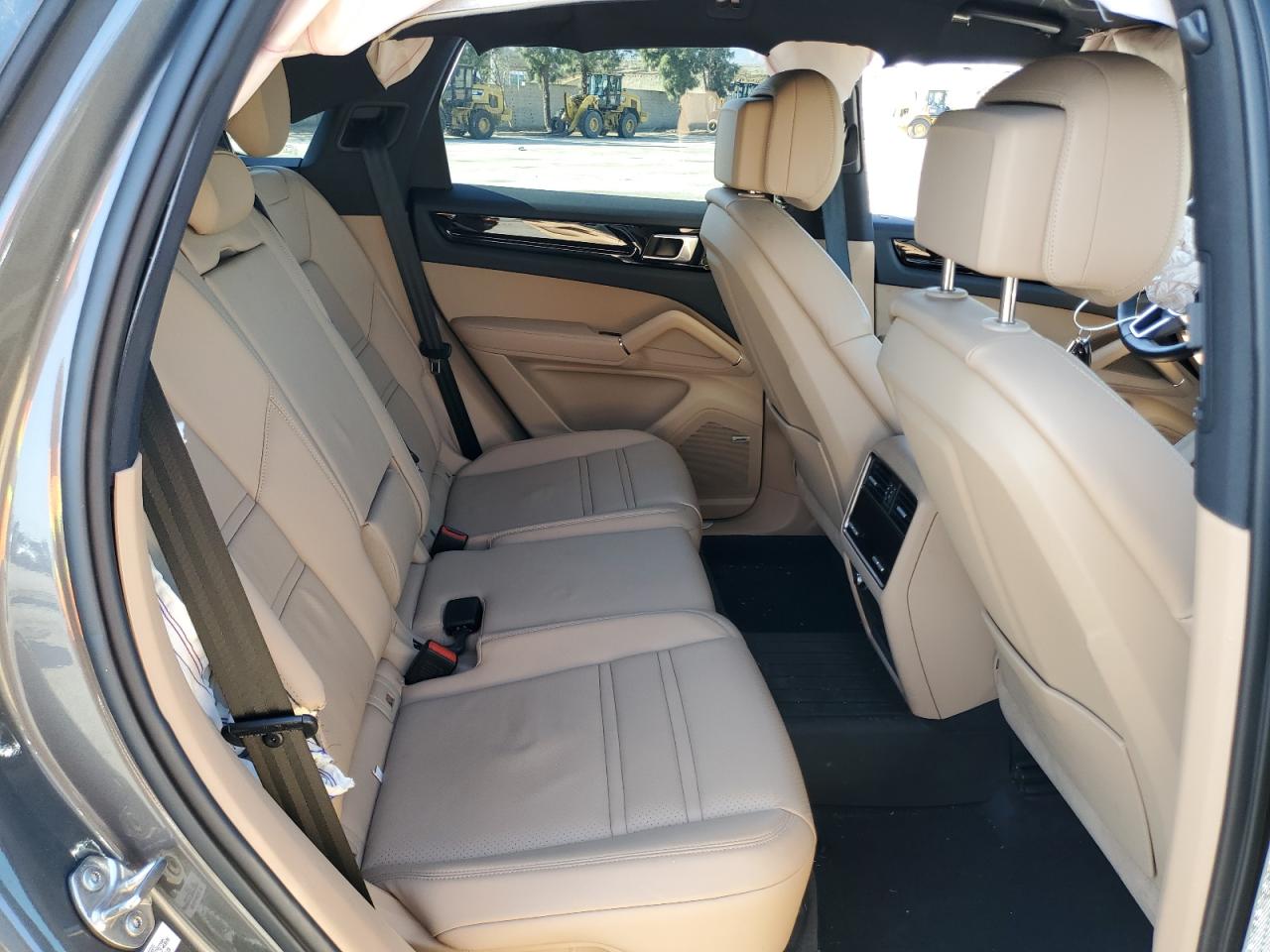 2019 Porsche Cayenne - Image 11