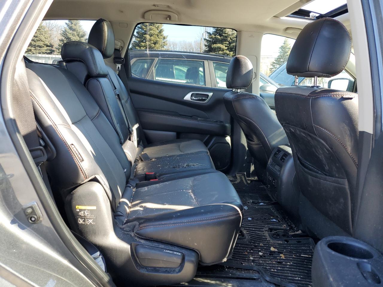 2019 Nissan Pathfinder - Image 11