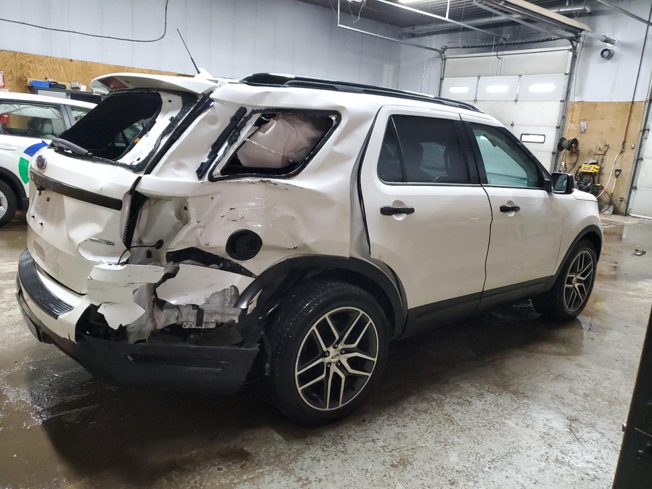 2018 Ford Explorer - Image 3