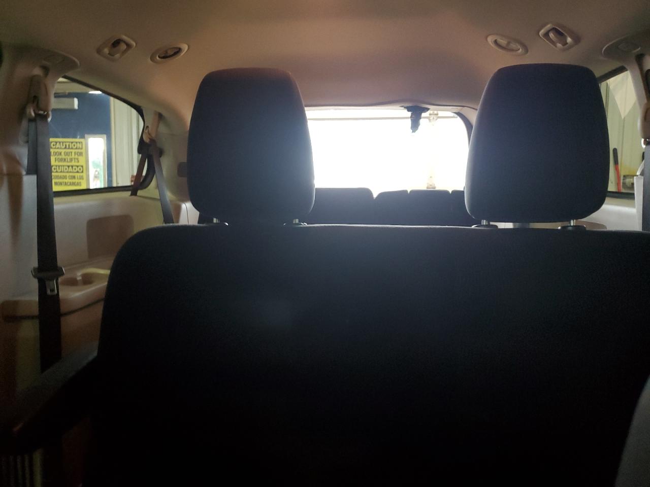 2017 Dodge Caravan - Image 10