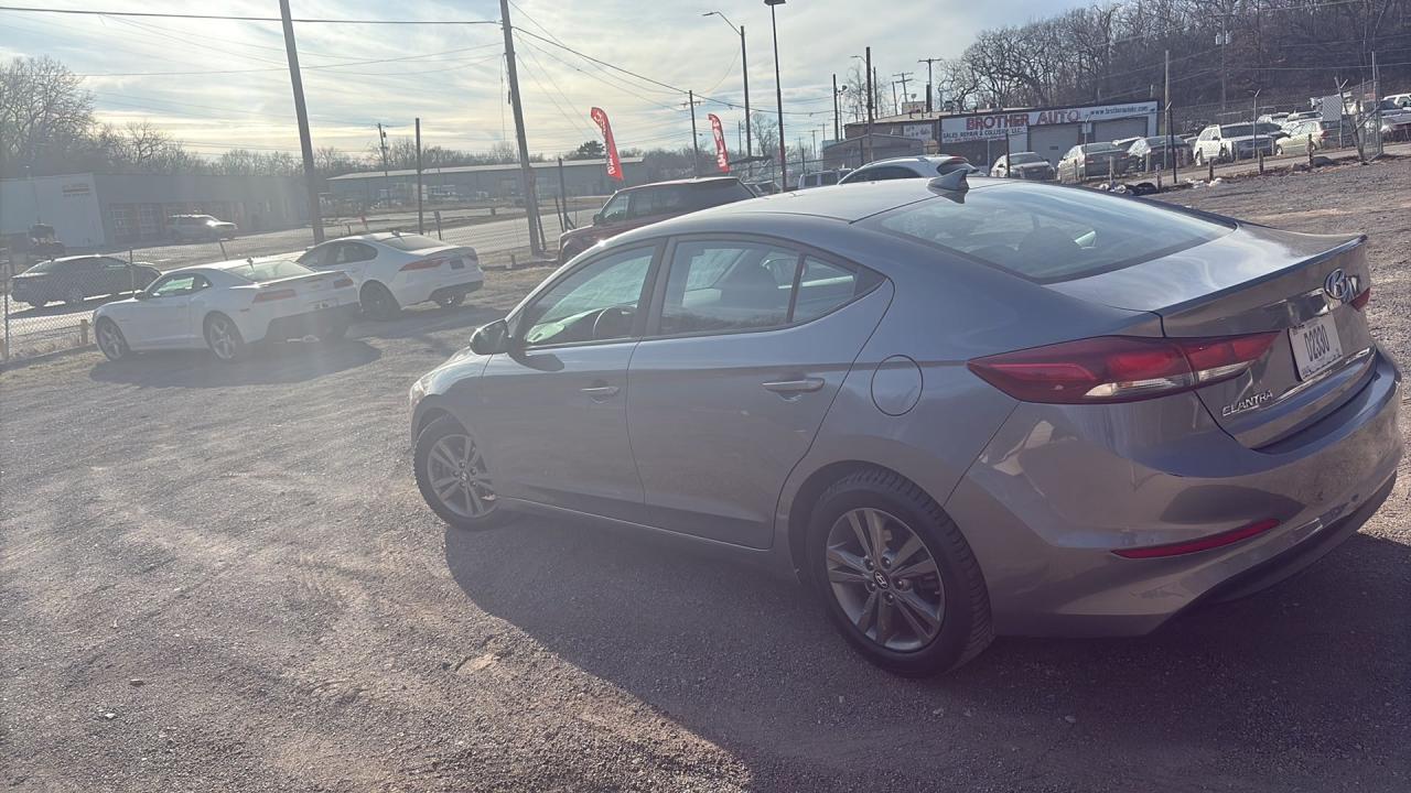 2018 Hyundai Elantra - Image 3