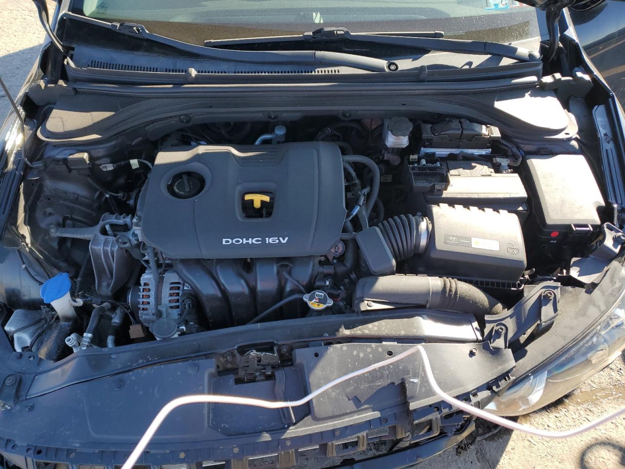 2017 Hyundai Elantra - Image 13