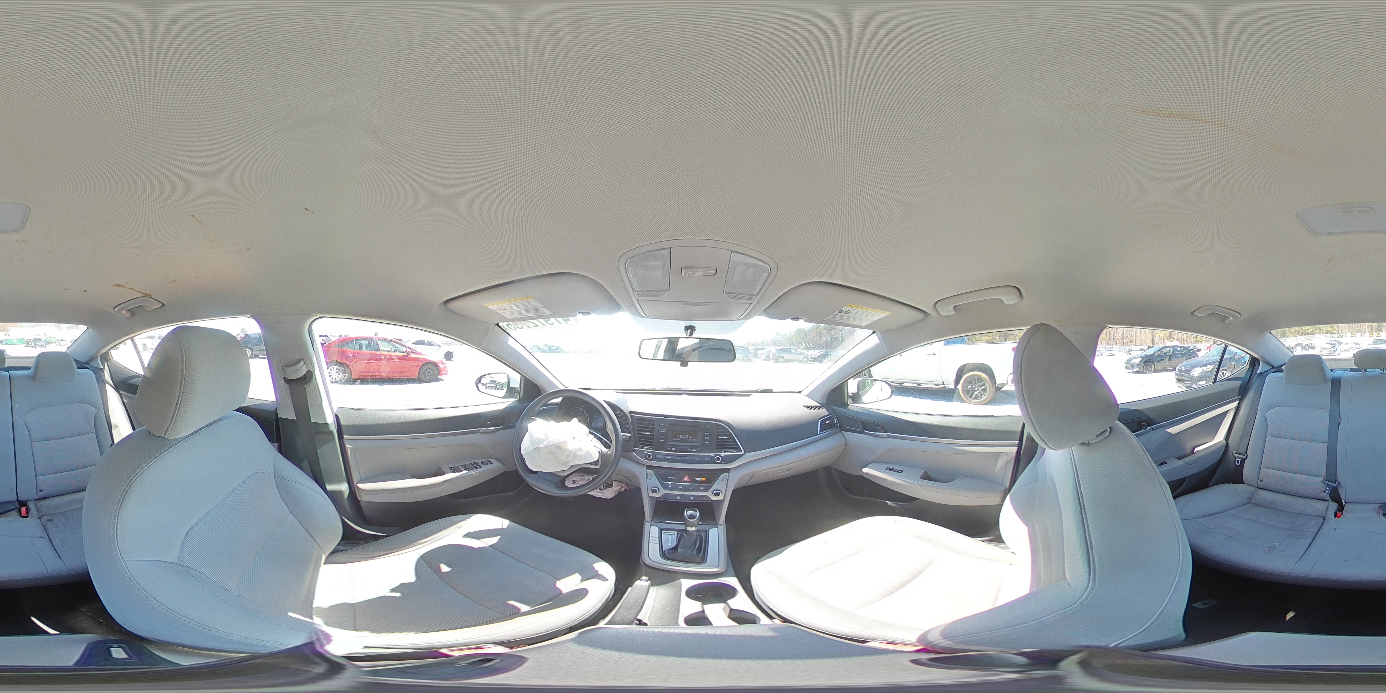 2017 Hyundai Elantra - Image 13