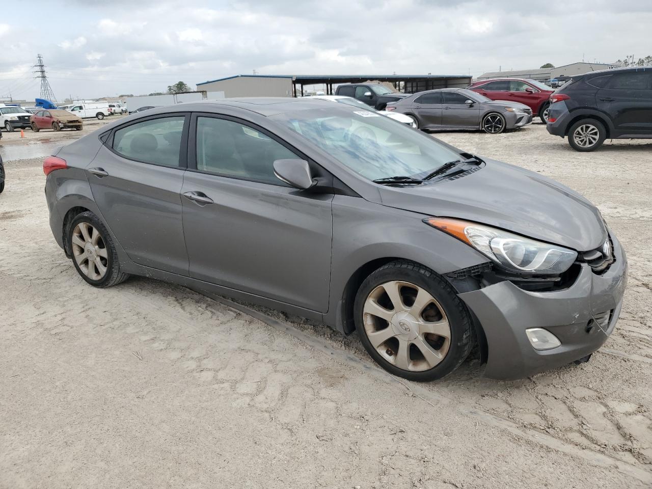 2013 Hyundai Elantra - Image 4