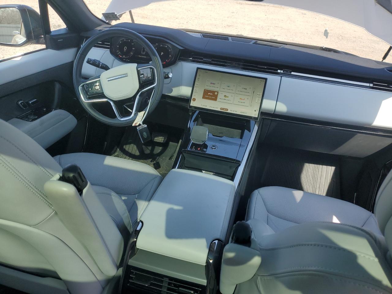 2024 Land Rover Range Rover - Image 8