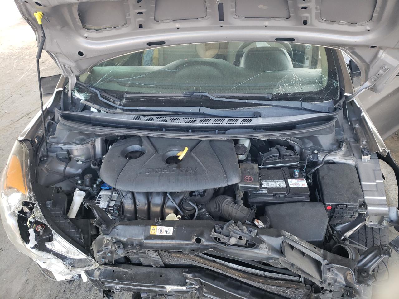2013 Hyundai Elantra - Image 12