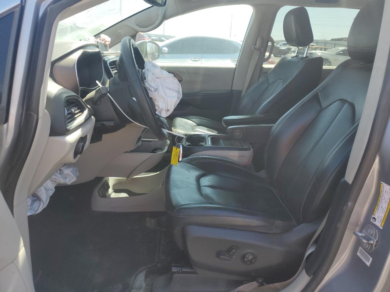 2020 Chrysler Voyager Lxi VIN: 2C4RC1DG9LR261861 Lot: 49174935