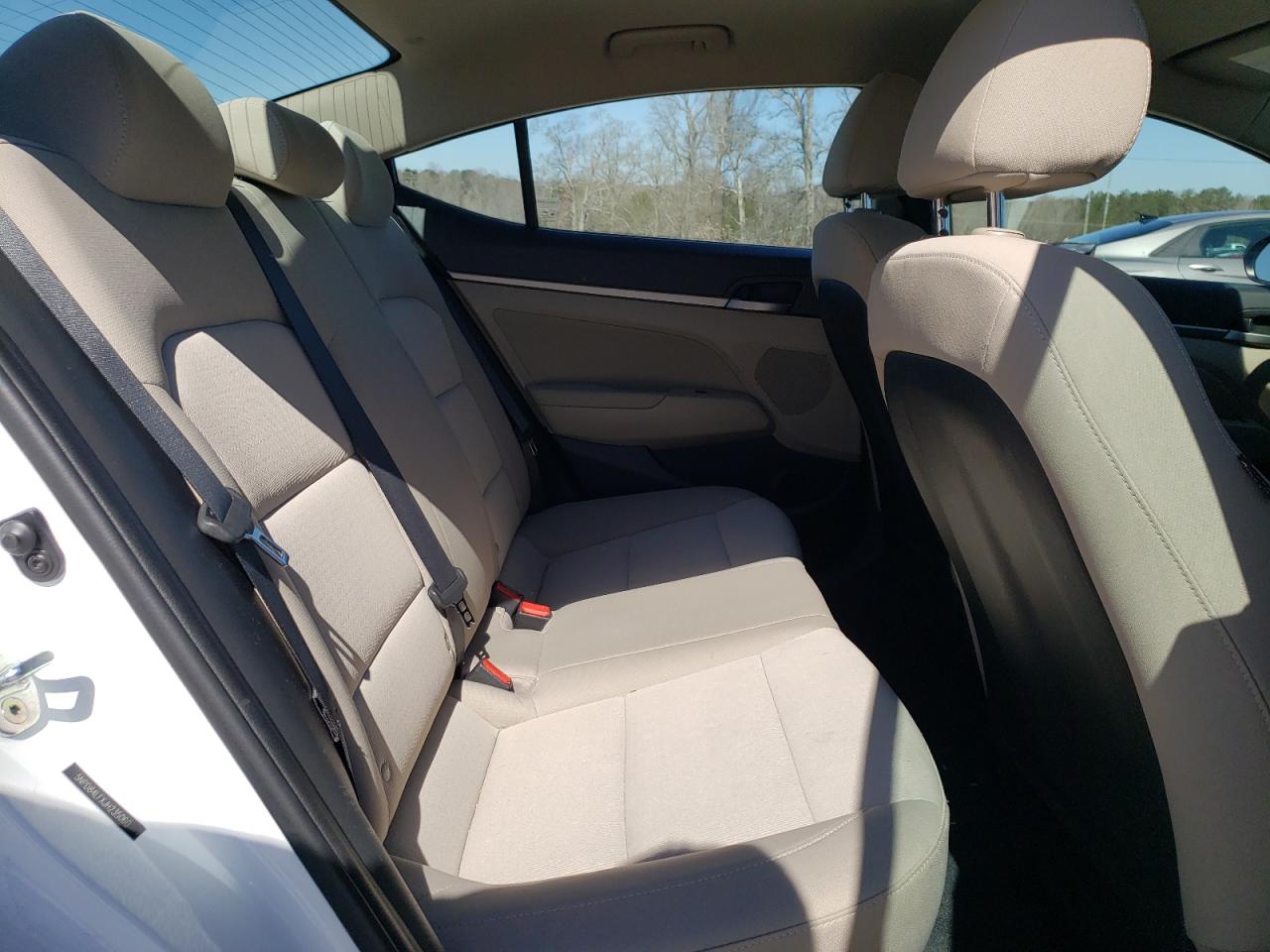 2018 Hyundai Elantra - Image 10