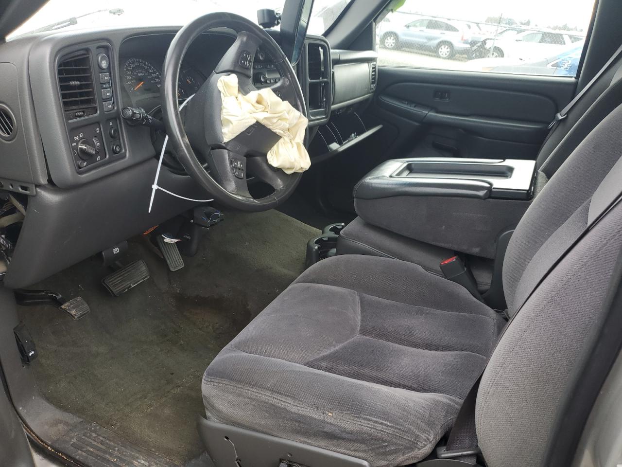 2004 GMC Sierra - Image 7