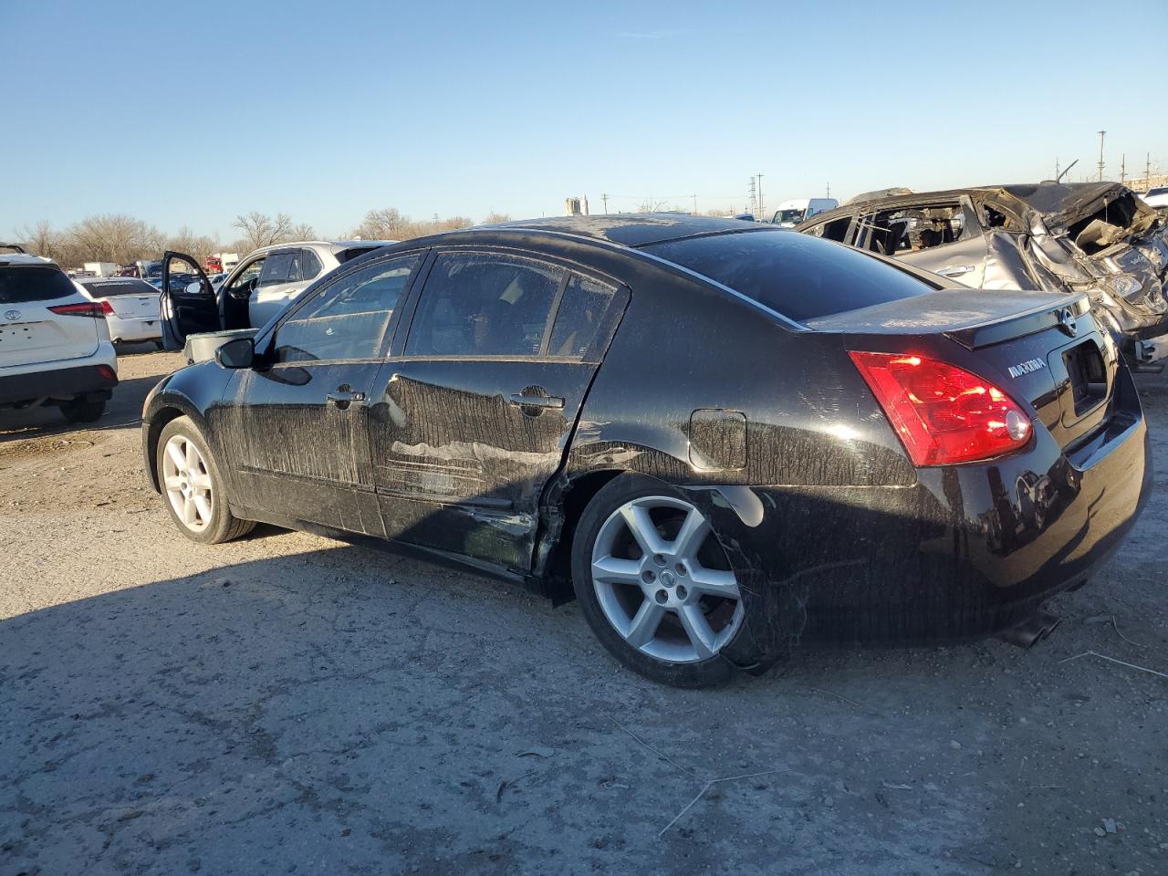 2004 Nissan Maxima - Image 2