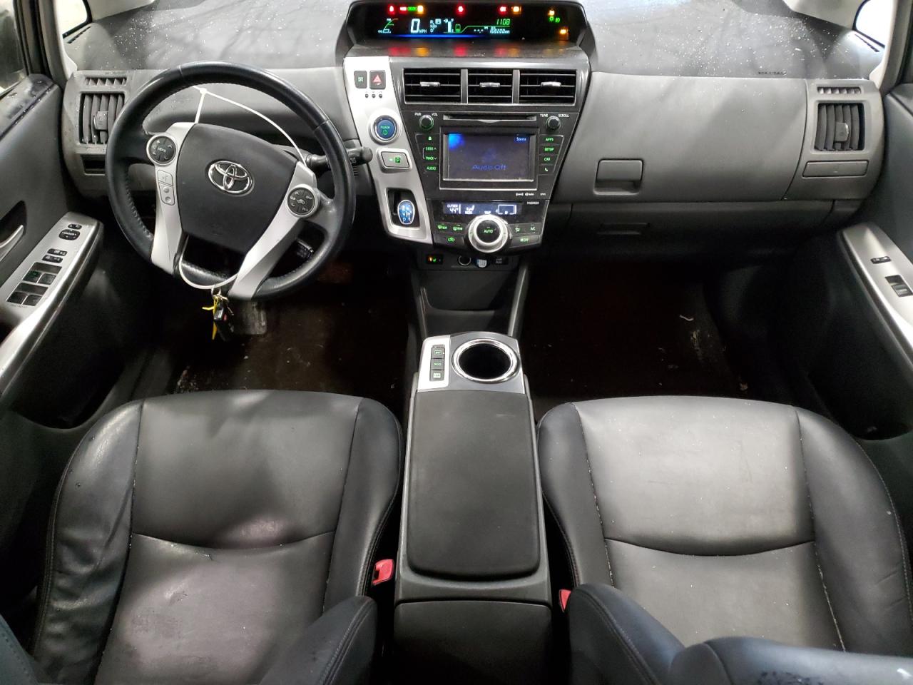 2013 Toyota Prius - Image 8