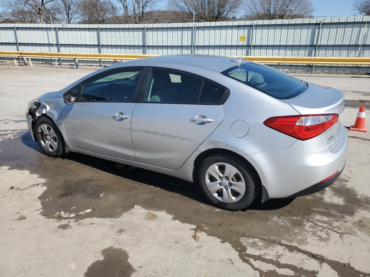 2015 Kia Forte - Image 2